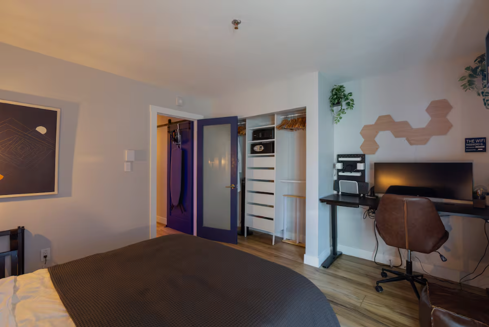 Second bedroom with workspace at ski in ski out 11 Emmons Road rental